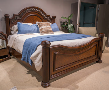 Lavinton Queen Poster Headboard/Footboard Panels