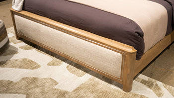 Rencott Queen Upholstered Panel footboard with Slats