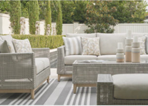 Outdoor Lounges